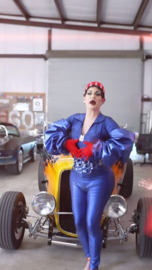 Cynthia Lee Fontaine Instagram - El vídeo Musical de nuestra canción “ La De Mala Gente” disponible en @youtube ! Visita el en lance en mi Biografía . 

Music video for the new song “La De Mala Gente “ available on @youtube . Visit the link on my Bio . 

Please , please please : Support ! Like the video and shared . Also stream the song ! Your support is really important !  Happy 4th of July !!!!!!!

#indy #cumbia #fyp #rupaulsdragrace #cantante #music #LaDeMalaGente #viral #musicvideo #rosietheriveter #dragqueen #trans #lgbtq🌈 #happy4thofjuly #production