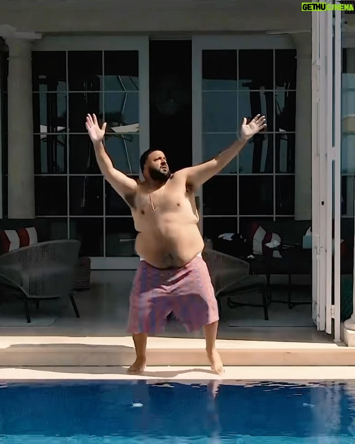 DJ Khaled - 441.3K Likes - Jah Jah mek mi stronger !!!!!
π€²π½ HOPE AND PRAY π€²π½
JAH LIV ! I love you much JAH JAH !!!!!!