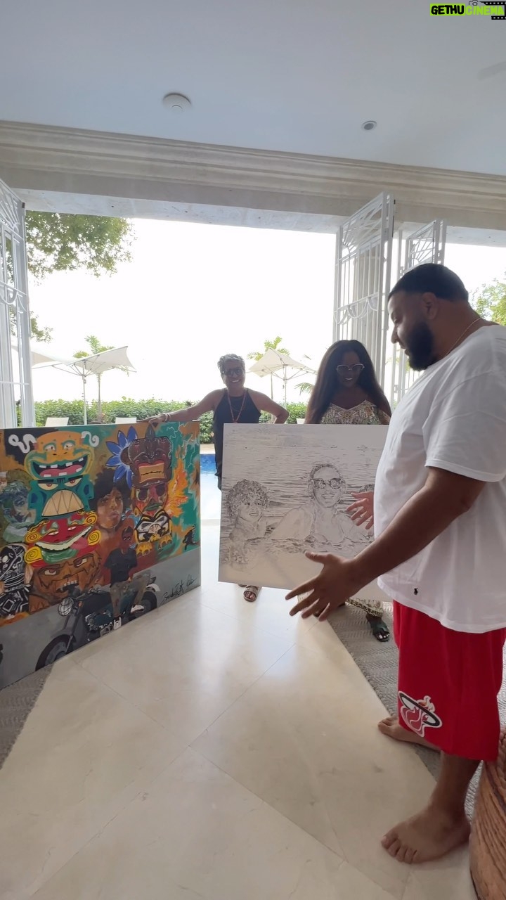 DJ Khaled Instagram - Bless up the beautiful people and island of RIHADOS 🇧🇧 my family and I had the best time! Thank you for all the love! Thank you @mamottley @badgalriri ! THANK you for this beautiful gift I can’t wait to put these up at the crib! LOVE!! @brandonkbest @sthesimba @shaneeastmond.art @onthewallartgallerybarbados @visitbarbados @bizzyshells