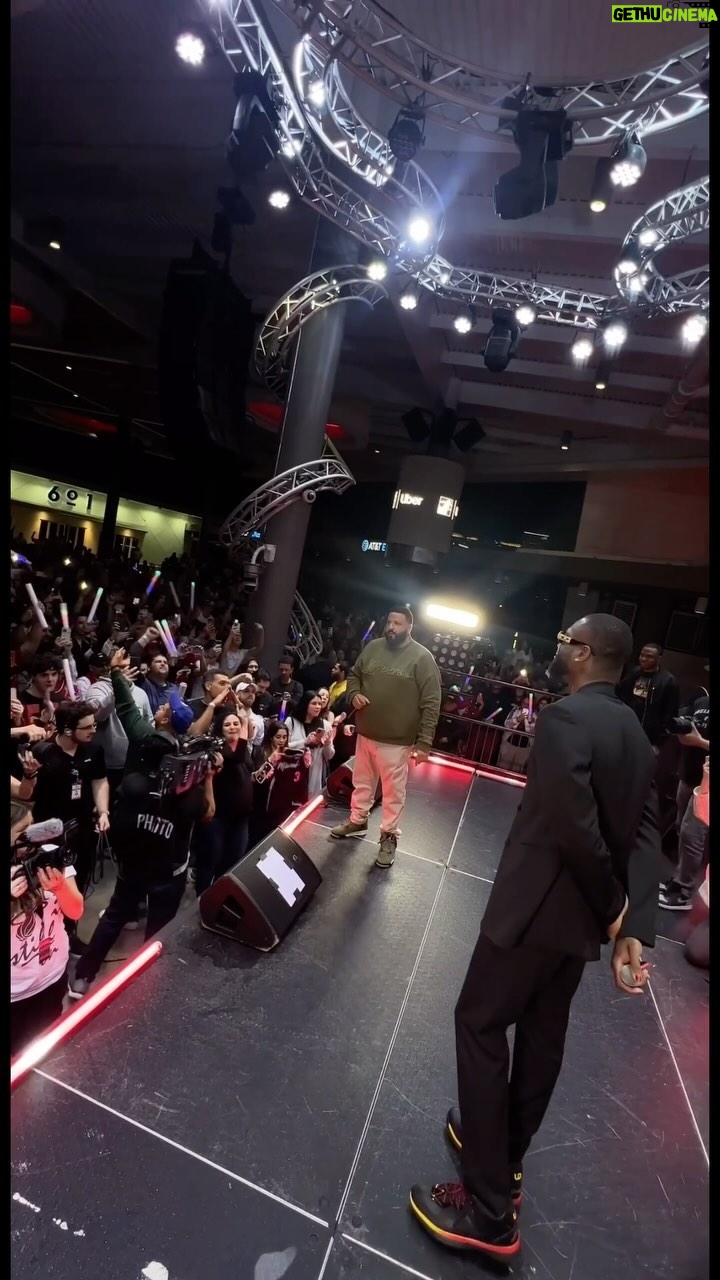 DJ Khaled Instagram - BIGGEST! Bless up @dwyanewade ! HEAT NATION! WADE COUNTY! @nba @miamiheat @wethebest HALL OF FAME ! 305 D WADE!