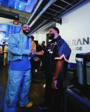 DJ Khaled Instagram - Win with us or watch us win , let’s play chess ♟️ 
MY NEW ALBUM WILL HAVE 2 KEYS 🔑🔑 coming 2024 #WTBOVO @champagnepapi 🦉 🔑🔑 @wethebest 
SWIPE FOR GREATNESS!

📸 @jamiefcw