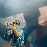 Daddy Yankee Instagram - FAMILIA!!! La energía de ayer estuvo espectacular!! 🔥 Gracias por todo el cariño! Hoy nos vemos nuevamente por partida doble! 🏁🇵🇷 #LAMETA #leggendaddy 📲 Recuerda ingresar a www.daddyyankee.com y adquiere tu ticket para que vivamos juntos mi Live Streaming este domingo 🔴 Coliseo de Puerto Rico