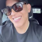 Daddy Yankee Instagram – Gracias a todos por su cariño, les prometo el cierre más grande de mi carrera . No se sentarán, ustedes saben ya ! Nos vemos en #LAMETA 🇵🇷 #soldout #legendaddy