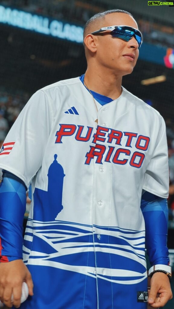 Daddy Yankee Instagram - No es sonar por un ratito, es sonar para siempre y esto es un verdadero`CLÁSICO’. Puerto Rico, tenemos la verdadera CHISPA, no le bajemos. Felicidades a todos nuestros hermanos de Venezuela por su victoria. Buen juego! 💥⚾️🗺 🇵🇷🇻🇪#worldbaseballclassic #legendaddy 📍