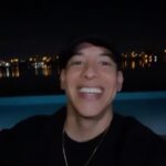 Daddy Yankee Instagram - Me acaba de tirar todo el mundazo al cel para decirme que me lleve pal’ de premios en @premiolonuestro Artista Masculino Del Año , Gira Del Año y Remix Del Año. Gracias a todos por sus votaciones, a todos los que fueron a la gira y a todos los que se viven mis canciones. Pendiente al gran cierre de la gira en #PuertoRico …Pronto anunciaremos #lahorayeldia LOS AMO MI GENTE! ❤️‍🔥