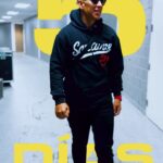Daddy Yankee Instagram - LLEGAMOS AL CHOLI!!! 🏁🚨 Faltan 5 días | Estamos reaDY 🔥 Y tú, ¿Ya tienes tu ticket para el LIVE STREAMING especial que tengo para todos ustedes? El link se los dejo en mi BIO y en mis historias destacadas 📲 #LAMETA #LegenDaddy 🐐🇵🇷