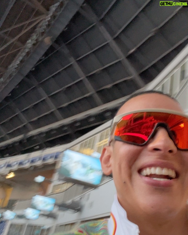 Daddy Yankee Instagram - Vacilando con el bro @jquiles un poco de Afro music palβ sistema! π π₯ πͺ π· πΆ loanDepot Park