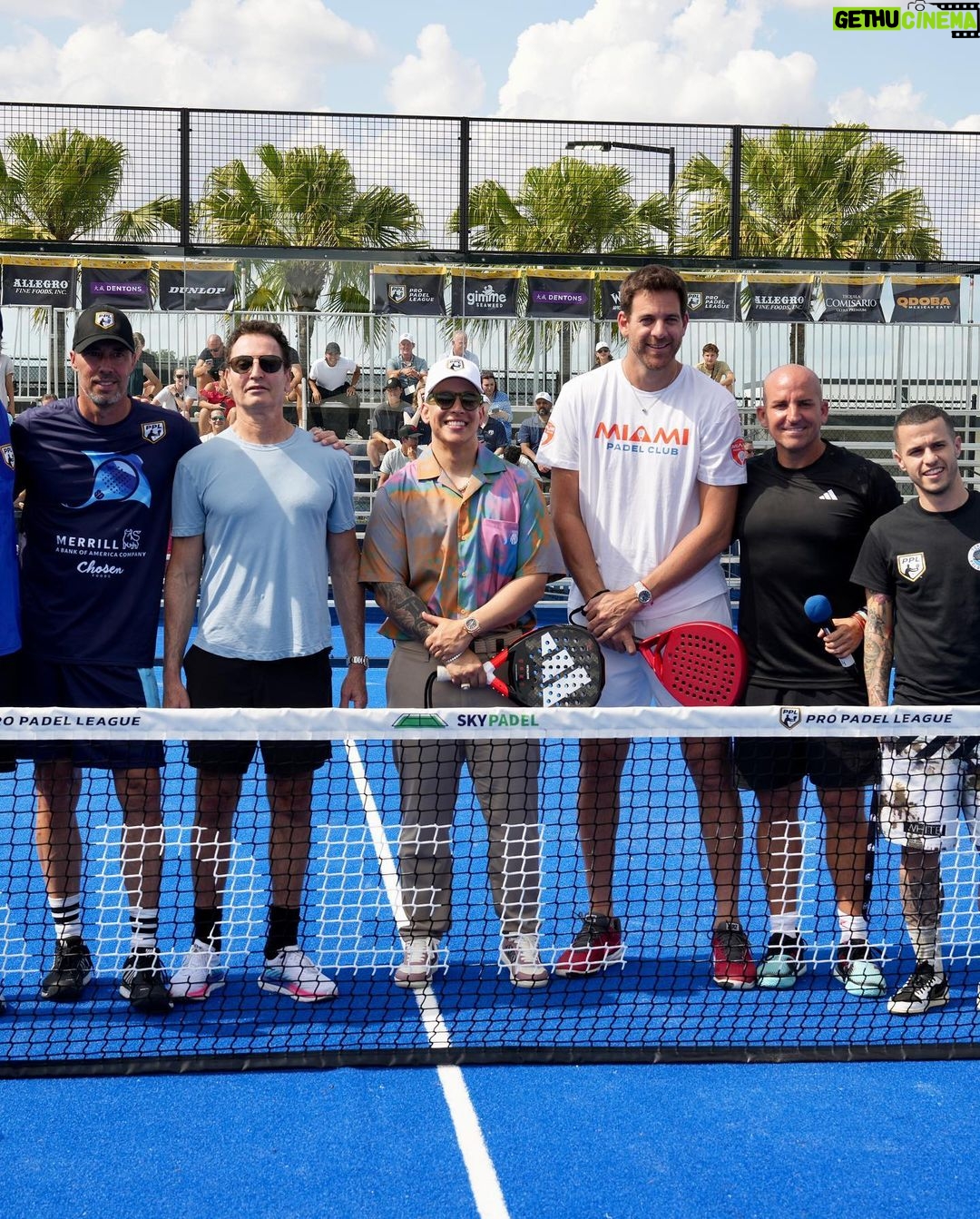 Daddy Yankee Instagram - Honrado de ser parte de una nueva liga en el deporte en USA @propadelleague Con mucho orgullo les comparto que soy el dueรฑo de la franquicia en ORLANDO- FLORIDA. El PADEL es el deporte de mayor crecimiento a nivel mundial ๐ ๐. Hoy, oficialmente se inicia una nueva era en el deporte de los Estados Unidos con la llegada de la nueva liga @propadelleague Recuerden bien este dรญa porque nosotros vamos a hacer una de las ligas mas fuertes en ๐บ๐ธ al nivel del la NBA, MLB, NHL, UFC etc estamos reaDY! Vamos! Letโs Gooo!!! ๐พ๐พ๐พ๐พ๐ฅ๐ฅ๐ฅ๐ฅ๐ฅ Grandes Movidas, Grandes Negocios!! #Padel #propadelleague #Padeltennis #sports @delpotrojuan @marcos.delpilar @tommyhaasofficial