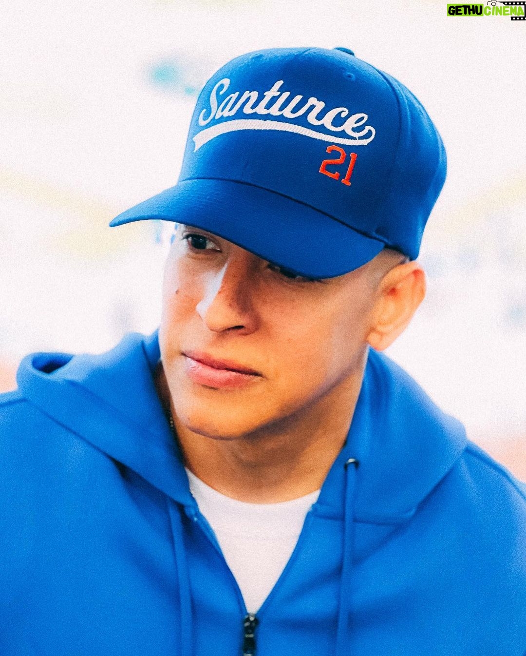 Daddy Yankee Instagram - 21’ Puerto Rico 🔥#worldbaseballclassic 🇵🇷🇮🇱 ⚾️❤️🔥 #legendaddy 📍