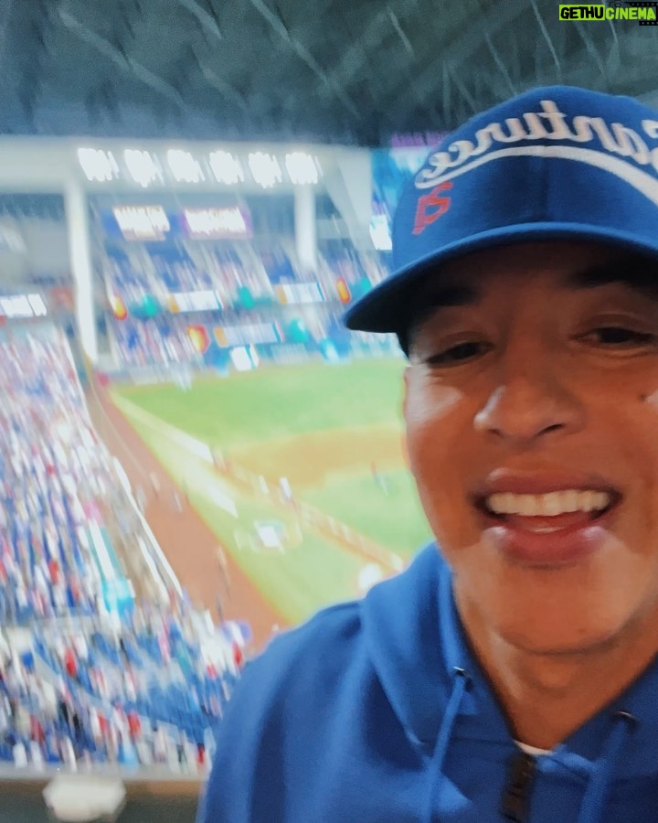 Daddy Yankee Instagram - 21’ Puerto Rico 🔥#worldbaseballclassic 🇵🇷🇮🇱 ⚾️❤️🔥 #legendaddy 📍