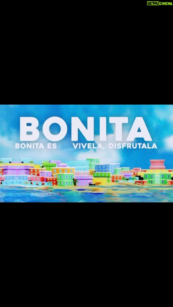 Daddy Yankee Instagram - Espero que está canción se pegue en todos los ❤️que la necesiten y se lleve todos los premios de mejorar tu día ☀️☀️ 🎶🎶 🎺 🎺 Si esta canción logra eso en tan solo 1 vida, logró su cometido. 🕊️ Si estás leyendo esto significa que Dios te regaló un día más de VIDA! Podemos caer en el hoyo negro más profundo y levantarnos a ver la LUZ en el camino y cantar “BONITA LA VIDA ES” 🙏🏽🙏🏽🎶🎶🎶🎶🎶 TU VIDA VALE MUCHO NO LO OLVIDES! 🫶🏼🫶🏽🫶🏾🫶🏿