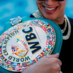 Daddy Yankee Instagram - Desde chamaquito el boxeo formó parte de mi formación. Siempre soñé con ganar un título de campeonato y lo vi lejos de mis metas debido al trauma que padezco en mi pierna derecha. Este sueño que parecía imposible, hoy, el niño que todavía vive en mi lo puede presenciar en vida, y no les miento, significa mucho para mi. Cada 5 años la WBC se lo otorga a personas que han sido importantes y hayan cambiado el mundo. Muchas gracias @wbcboxing Salud y Vida! Monte Rey Boxing Gym