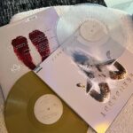 Daddy Yankee Instagram - FELIZ DÍA DE REYES, Hoy celebro mis 28 años de renacimiento de vida, brindándoles esta pieza de colección a mis fans. El vinilo de LEGENDADDY. Lo puedes conseguir en las tiendas Walmart y Target. Muchas gracias por su apoyo, los amo ❤️‍🔥- DY 🐐
