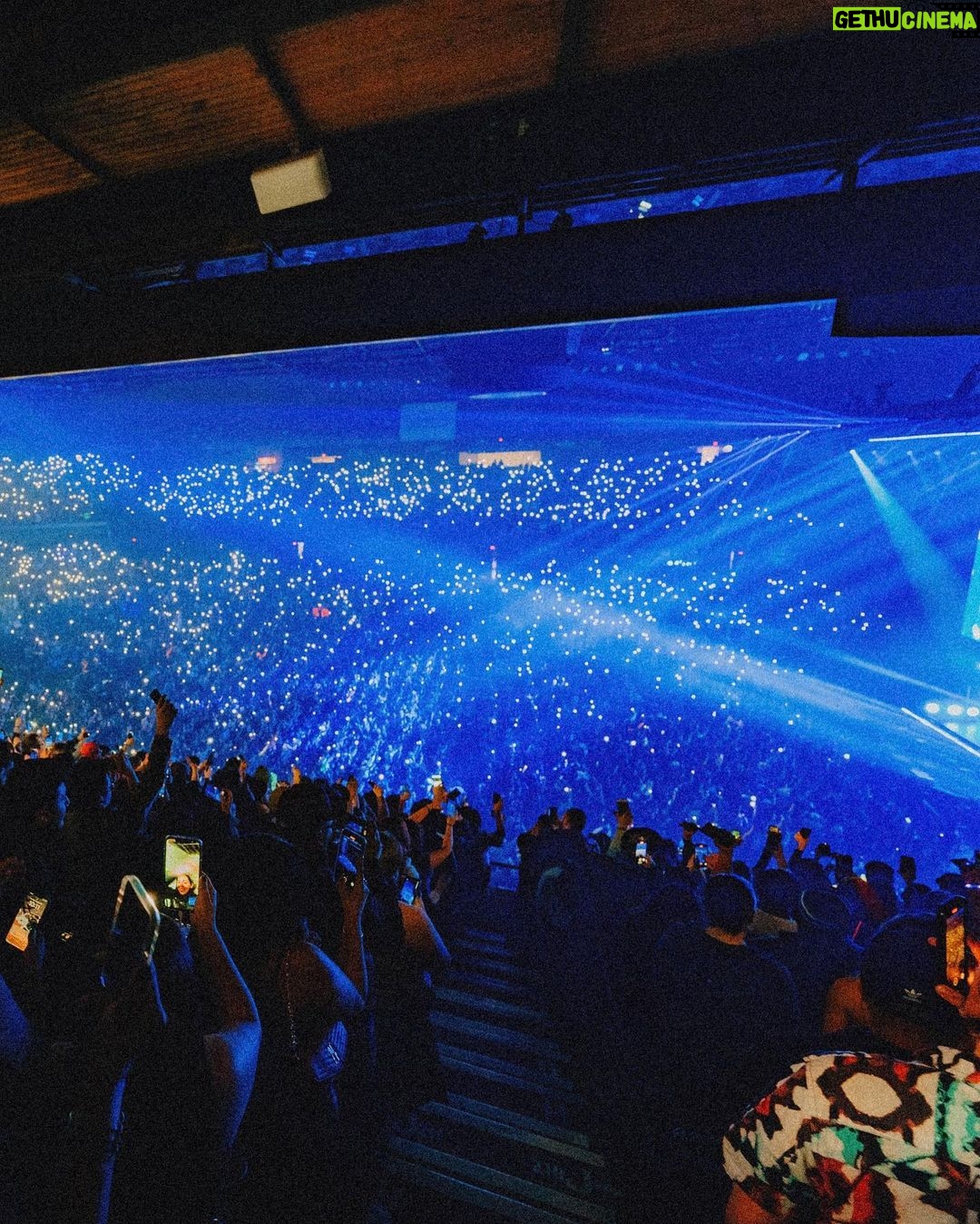 Daddy Yankee Instagram - A toda mi gente de San Antonio y Austin Texas, gracias por estas dos noches de pura adrenalina. Me llevo un bonito recuerdo de todos ustedes. Una vez más, Gracias! En victoria siempre ! Los amo - DY❤️🔥 #laultimavueltaworldtour #legendaddy 🗺