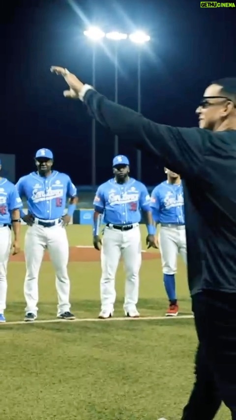 Daddy Yankee Instagram - Cangrejeros estamos ReaDY ? ⚾️🦀 San Juan, Puerto Rico