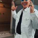 Daddy Yankee Instagram - Esta vainita está flow tomorrowland como dice mi pana @omarcourtz Beachy House version 🌊🌅🔥🏝