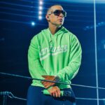 Daddy Yankee Instagram - Consigue toda la mercancía de “SANTURCE” aquí: 👉🏼 shop.cangrejeros.net 👈🏻