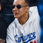Daddy Yankee Instagram - Consigue toda la mercancía de “SANTURCE” aquí: 👉🏼 shop.cangrejeros.net 👈🏻