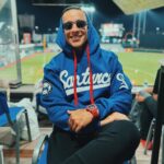 Daddy Yankee Instagram - Consigue toda la mercancía de “SANTURCE” aquí: 👉🏼 shop.cangrejeros.net 👈🏻