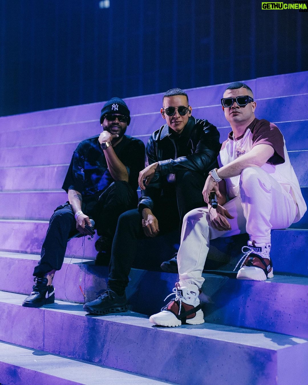 Daddy Yankee Instagram - Listos para el segundo round!! Nos vemos hoy en el Choli!!🇵🇷 #LAMETA #leggendaddy Coliseo de Puerto Rico, José Miguel Agrelot
