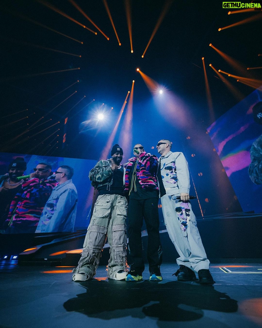 Daddy Yankee Instagram - Listos para el segundo round!! Nos vemos hoy en el Choli!!🇵🇷 #LAMETA #leggendaddy Coliseo de Puerto Rico, José Miguel Agrelot