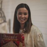 Dafne Fernández Instagram – Hora perfecta para empezar la maratón de capítulos de “Pollossincabeza” que ya está disponible ENTERITA en @hbomaxes 🐥⚽️🐥
@pokeepsie_films