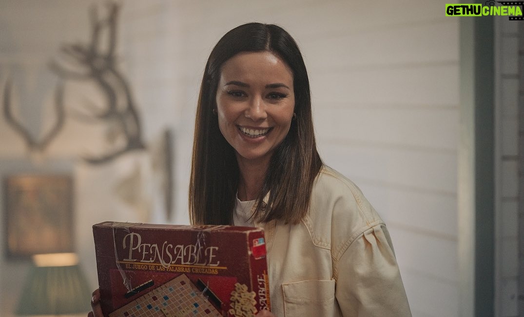 Dafne Fernández Instagram - Hora perfecta para empezar la maratón de capítulos de “Pollossincabeza” que ya está disponible ENTERITA en @hbomaxes 🐥⚽️🐥 @pokeepsie_films