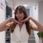 Dafne Fernández Instagram - Llega el otoño y el momento de darle un extra de hidratación y luminosidad a la piel. Los productos de la línea Bright Boost de @neutrogenaespana son mis perfectos aliados para recuperar mi piel y para estar perfecta antes de mis rodajes. #ad #BeautyBooster #NeutrogenaKnowsMeWell