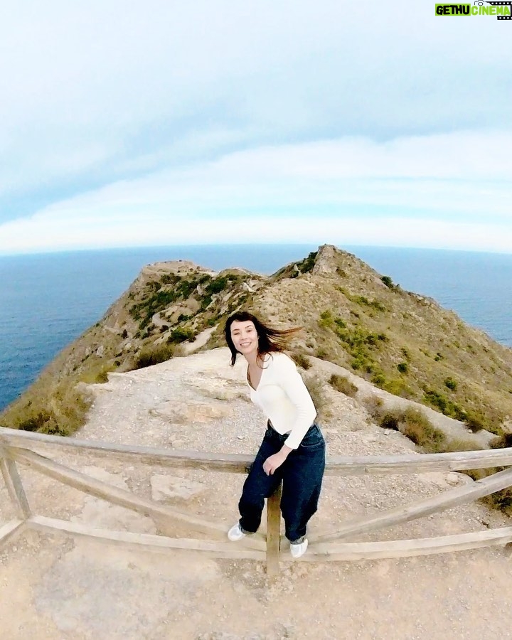 Dafne Fernández Instagram - Llegad a la última que merece la pena. Y poned el sonido 🎶♥️ Vídeo 360° @migueldeguzman