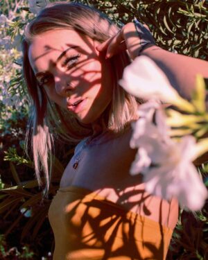 Daisy Coleman Instagram - How did you learn to live with a see-through soul? 📸 credits go to @anne_gravino 
#texasdeathtrippin