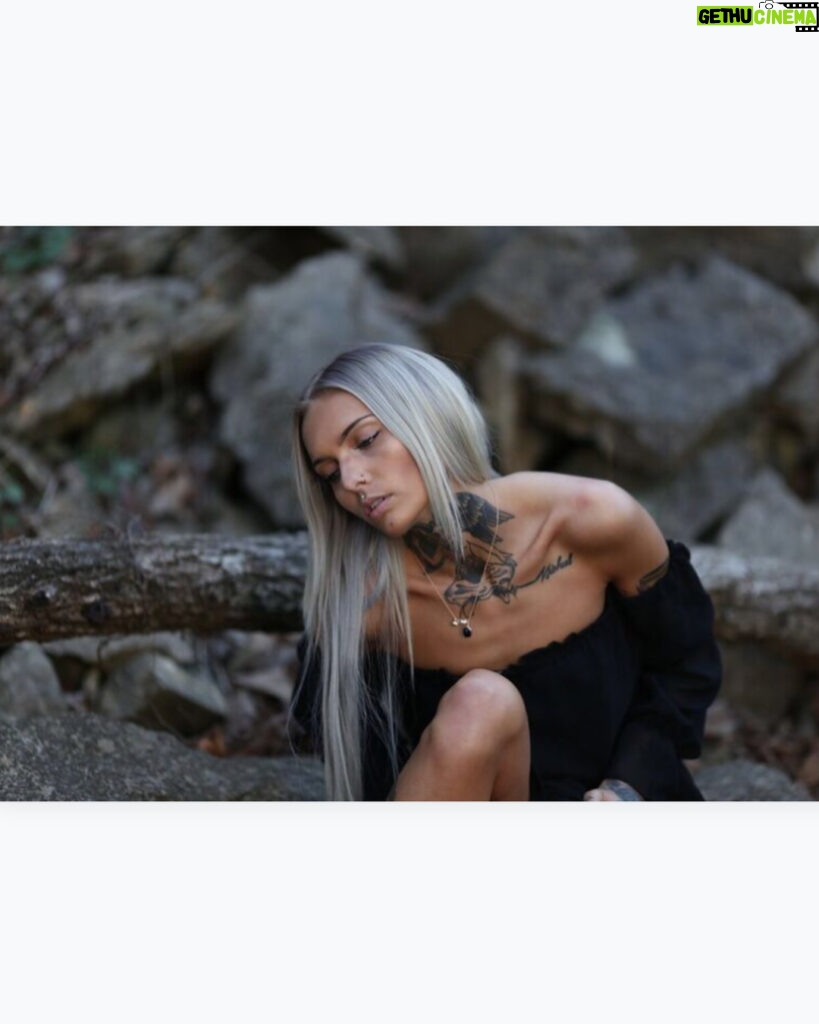 Daisy Coleman Instagram - Hey, bartender 🙋🏼‍♀️ I’d like one cat, on the rocks please 😋😇😂 The beauty of this session with @photosbyeric is I haven’t edited a single photo. Enjoy me, 100% raw and uncut • • • #tattooedmodels #kcmo #kcmodels #naturephotography #thegreyprojects