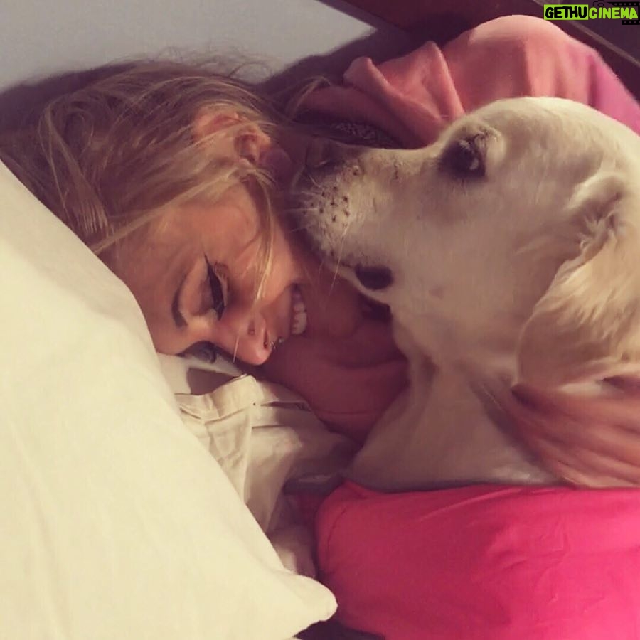 Daisy Coleman Instagram - Bailey + daisy = 5ever 💝