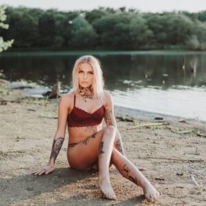 Daisy Coleman Instagram - So I’ve formally decided that until I’m in a better head space, I’m going to take a step back from modeling to focus on growing, loving myself again, and, of course, tattooing. This isn’t a permanent thing and I’ll be back better than before soon enough. I’m not giving up being an entrepreneur; just taking time to take care of myself. With that being said, I’ll be selling autographed prints for only $30. This gem from @denise_jambor_photography will be available as well as many other of my photos. 
#kcmodels #kcmo #tattooedmodels #naturephotography #natureboudoir #bodymodification #bodymodmodel