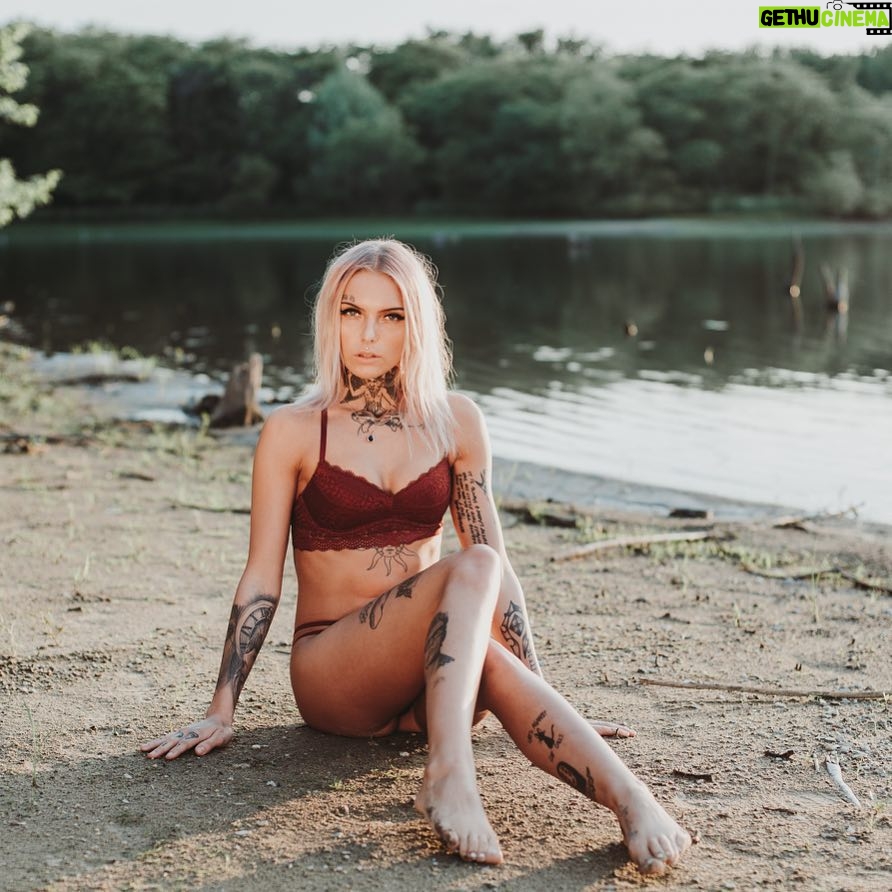 Daisy Coleman - 2.6K Likes - So I’ve formally decided that until I’m in a better head space, I’m going to take a step back from modeling to focus on growing, loving myself again, and, of course, tattooing. This isn’t a permanent thing and I’ll be back better than before soon enough. I’m not giving up being an entrepreneur; just taking time to take care of myself. With that being said, I’ll be selling autographed prints for only $30. This gem from @denise_jambor_photography will be available as well as many other of my photos.
#kcmodels #kcmo #tattooedmodels #naturephotography #natureboudoir #bodymodification #bodymodmodel