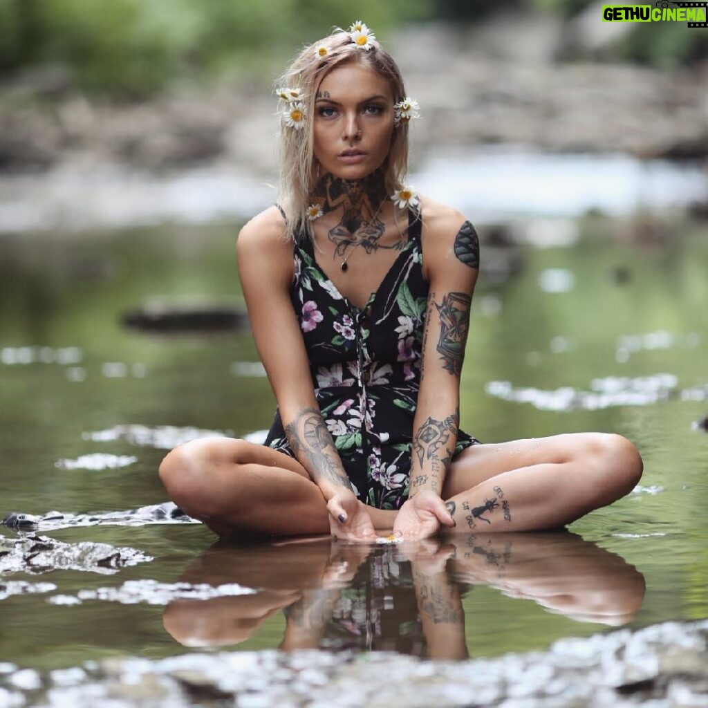 Daisy Coleman Instagram - Pressure makes the pearl • • • #tattooedmodels #kcmo #kcmodels #naturephotography #thegreyprojects 📸 @photosbyeric