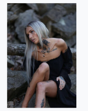Daisy Coleman Instagram - Hey, bartender 🙋🏼‍♀️
I’d like one cat, on the rocks please 😋😇😂 The beauty of this session with @photosbyeric is I haven’t edited a single photo. Enjoy me, 100% raw and uncut
•
•
•
#tattooedmodels #kcmo #kcmodels #naturephotography #thegreyprojects