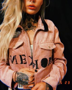 Daisy Coleman Instagram - 🥀You’re so cruel;
The way you love me 🥀

Would you guys mind looking at all of the insane detail @darkdenim96 put into this jacket? Phenomenal.