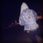 Daisy Coleman Instagram - ⚠️💛⚠️💛SUPORT YOUR LOCAL ARTIST💛⚠️💛⚠️ I absolutely am in love with this shirt and destructed denim jacket from @1147clothing 🥰 It’s perfect for this fall weather; get your own! • • • Use code cat1147 https://www.1147clothing.com/ Colorado Springs, Colorado