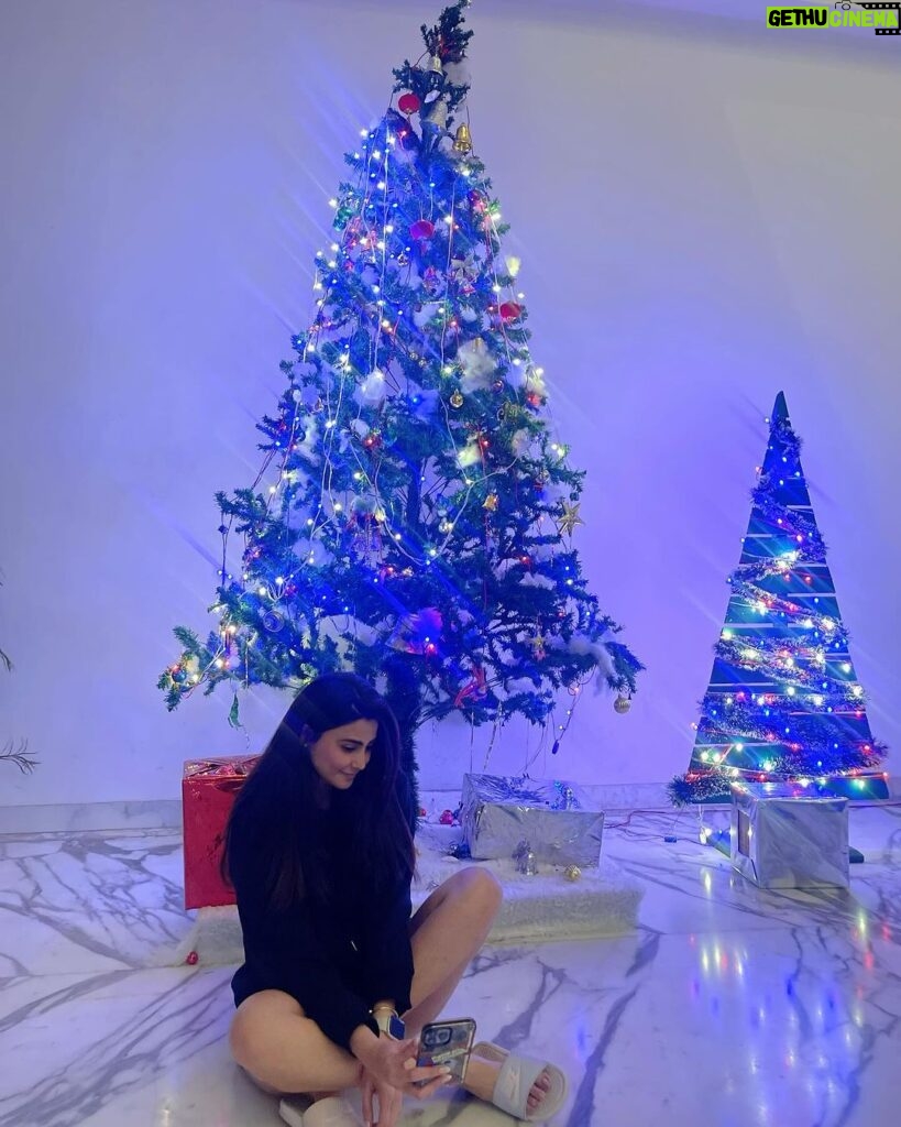 Daisy Shah Instagram - Merry Christmas 🌲❤🤗