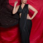 Daisy Shah Instagram - 🪔✨ दिवाली की हार्दिक शुभकामनाएँ 🪔✨ . . . @chameeandpalak @koharbykanika @makeupbyvinod @trishadjani @makeupbyshaheenshaikh @portraitdeewana . . . #diwali2023