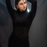 Daisy Shah Instagram - ♠️ . . . Outfit: @miakee.official Earrings n Ring : @azotiique Handcuff: @aestheeetical Stylist: @stylebysaachivj Team: @sanzimehta777 @styledbynikinagda Intern: @muskaanparakh MUA: @bugsbunny_17 Hair: @trivenihairstylist 📸: @arindamsikdar . . #daisyshah