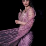 Daisy Shah Instagram - 🔮 . . . Wearing: @adaaraofficial Styled by: @trishadjani MUA: @makeupbyvinod Hair: @makeover_by_vrush 📸: @kunal_mohite_photography . . . #ITAawards #daisyshah