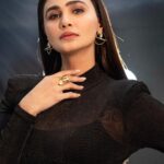 Daisy Shah Instagram - ♠️ . . . Outfit: @miakee.official Earrings n Ring : @azotiique Handcuff: @aestheeetical Stylist: @stylebysaachivj Team: @sanzimehta777 @styledbynikinagda Intern: @muskaanparakh MUA: @bugsbunny_17 Hair: @trivenihairstylist 📸: @arindamsikdar . . #daisyshah