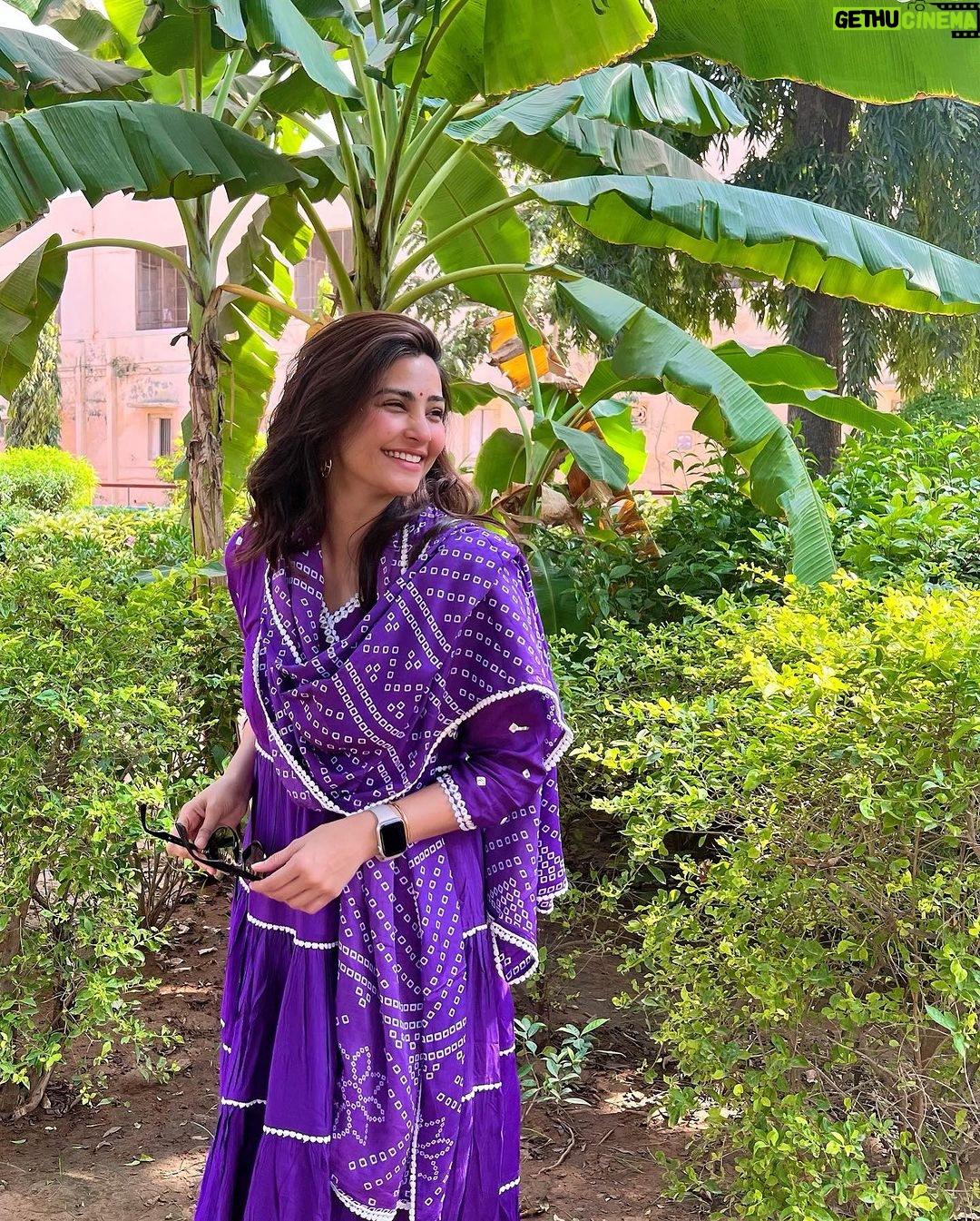 Daisy Shah Instagram - Happiest in the nature 💚💜 . . . #happyme #daisyshah