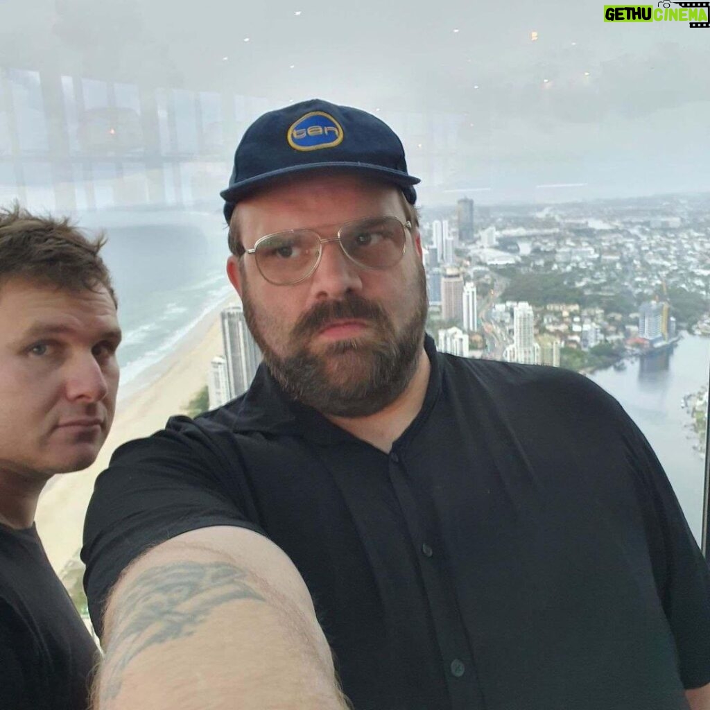 Damien Power Instagram - Doing a collab with @greglarsencomedian at the top of the Southern Hemisphere’s tallest residential building #skypoint #topoftheworld