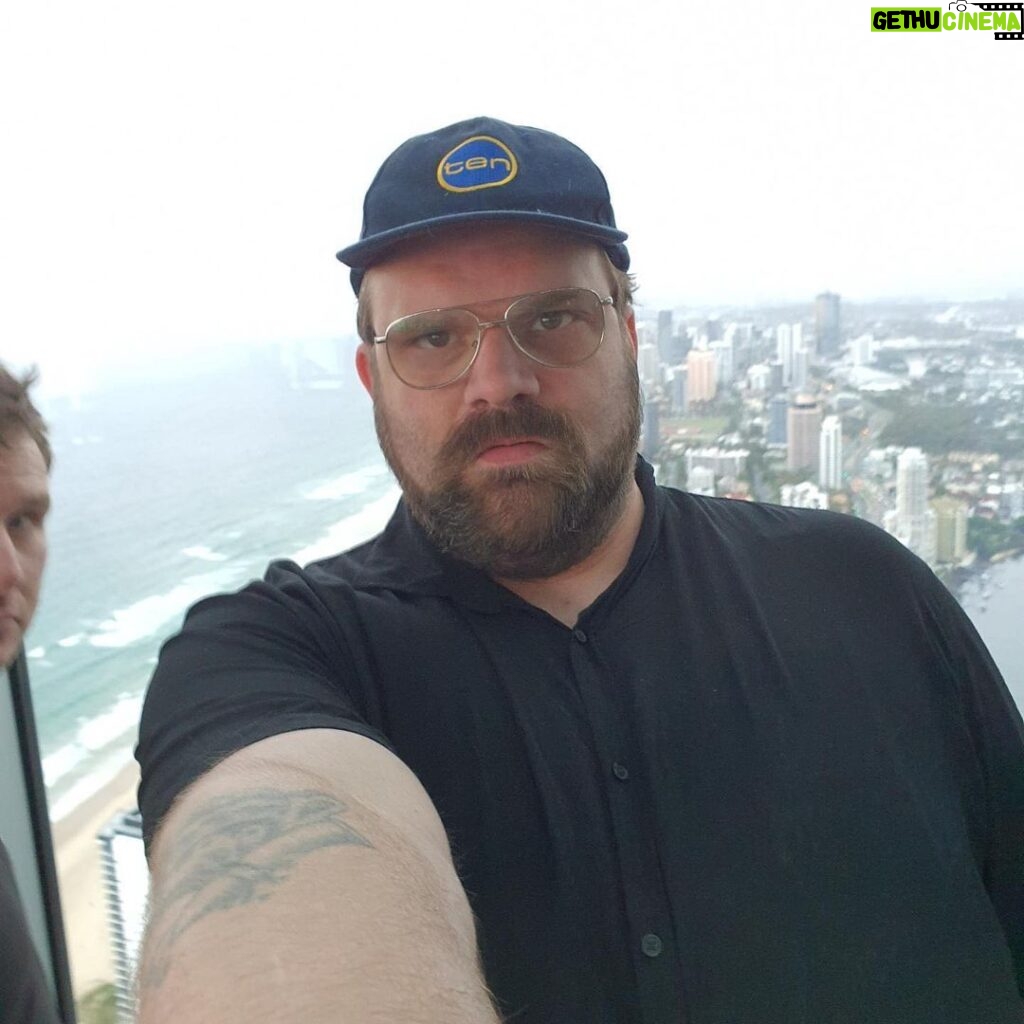 Damien Power Instagram - Doing a collab with @greglarsencomedian at the top of the Southern Hemisphere’s tallest residential building #skypoint #topoftheworld