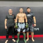Damir Ismagulov Instagram - С фанатами боевых единоборств @igorfuntikov @kayrat.nurmaganbetov , эти тренера уже 9 недель гоняют меня 🤼🥊🔥 #подготовка