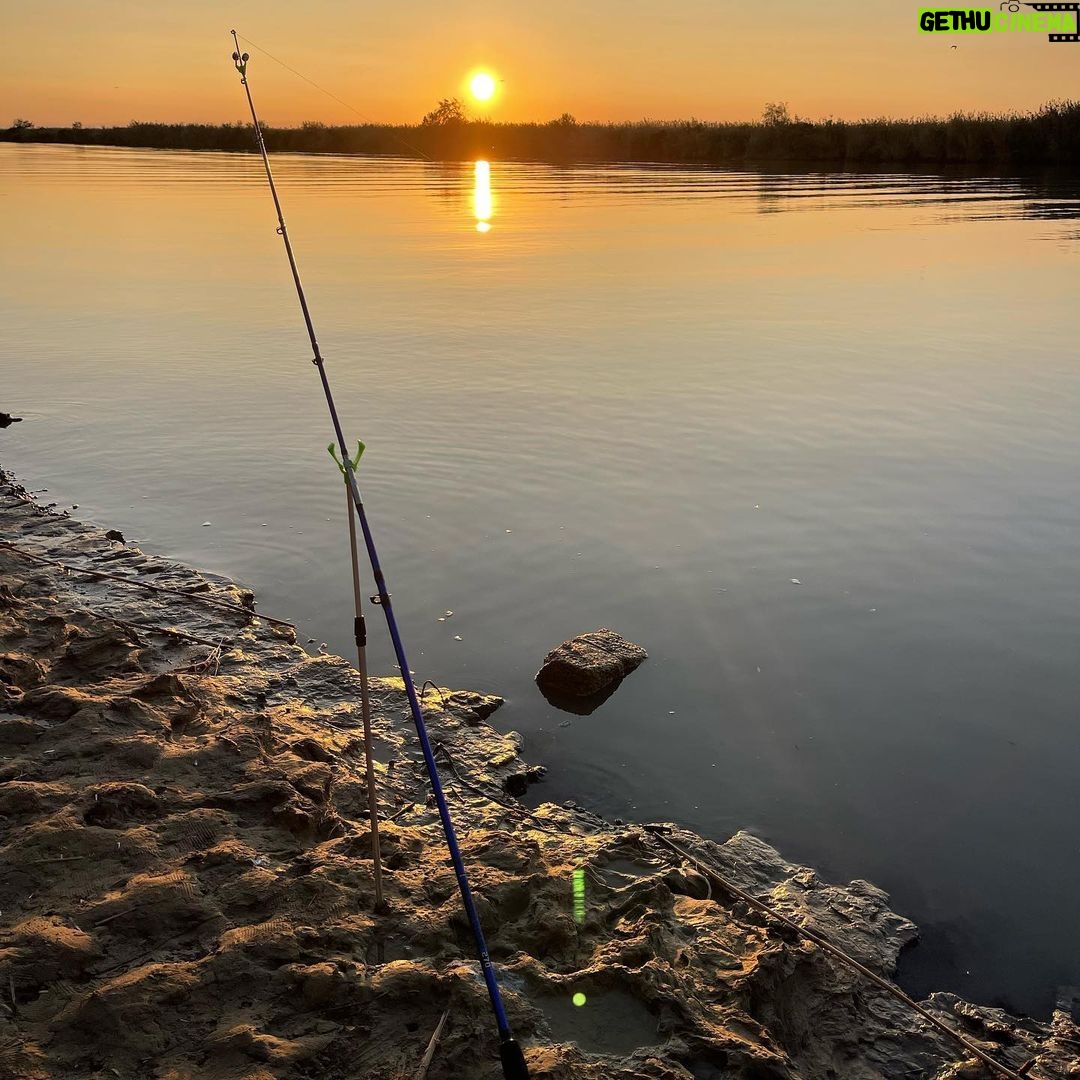 Damir Ismagulov Instagram - Иногда так 🌅🎣 Atyrau