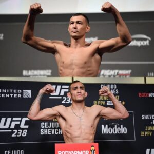 Damir Ismagulov Instagram - @tonyfergusonxt Let's have a fight 🔥 старое поколение против нового , время пришло газовать😉 @ufc @ufcrussia @seanshelby @danawhite  @sayatus @dannyrube , закидайте их страницы флагами 😀