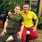 Damir Ismagulov Instagram - Очередной приятный ужин в гостях у моего земляка @arman_dav всегда веселый, всегда интересный, а самое главное много полезного узнаешь в общении с ним. Удачи тебе в твоих проектах брат 🫂 Москва • Moscow
